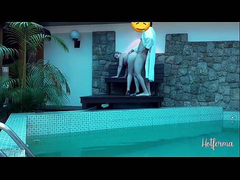 ❤️ Oga pe iranṣẹbinrin si awọn pool, sugbon ko le koju kan gbona ☑  Ibalopo ﹏